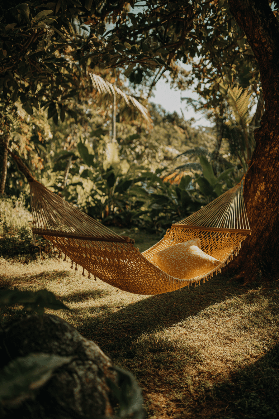 27 Cozy Backyard Ideas with Fire Pits Lights and Comfortable Seating